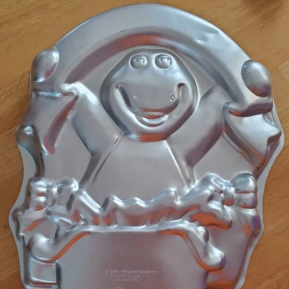 Wilton Barney Cake Pan 2105-3450 with Original Instructions - Picture 2 of 9